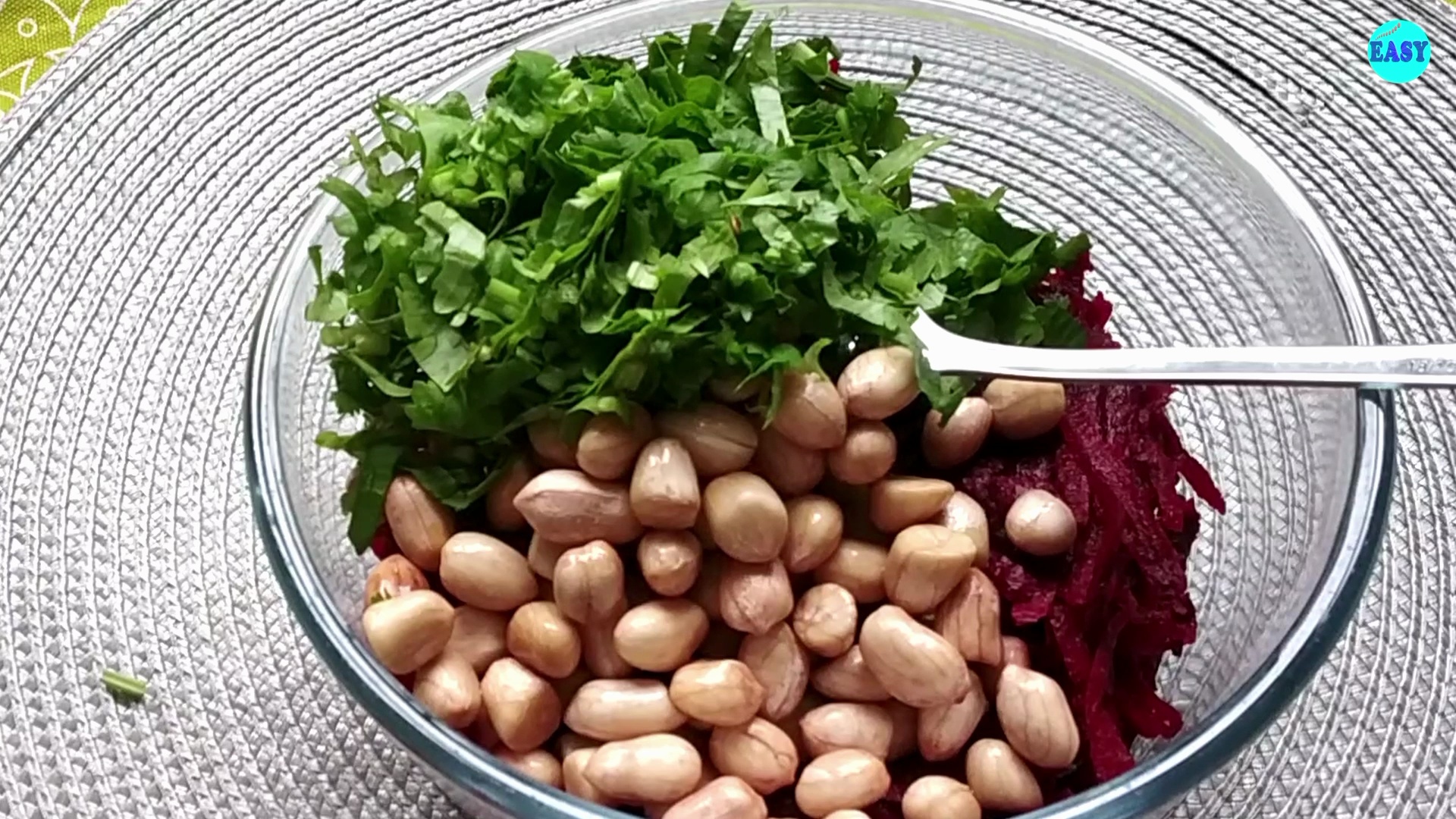 Step 1 - Take beetroots, peanuts and cilantro in a mixing bowl.